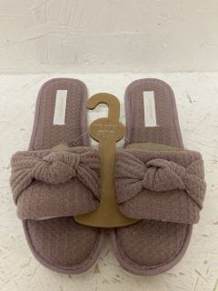 ACCESSORIZE WOMENS SLIPPER SIZE:5-6