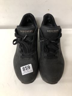 SKETCHERS UK 4