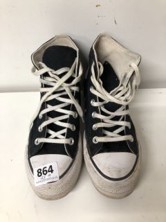 CONVERSE UK SIZE 4