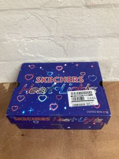 SKETCHERS SIZE UK 3