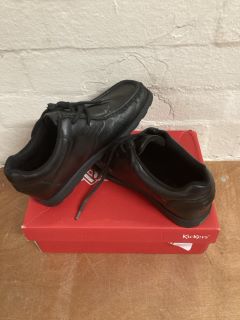 KICKERS SIZE UK 6