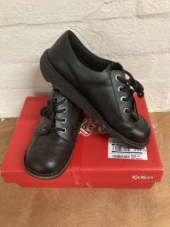 KICKERS SIZE 6 KIDS