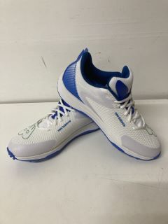 NEW BALANCE REVLITE CRICKET TRAINERS SIZE:11