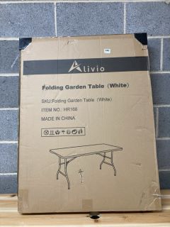 FOLDING TABLE