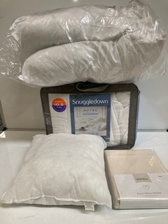 A BOX OF BEDDING INCLUDING SNUGGLEDOWN HOTEL COLLECTION DUVET