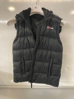 1 X BERGHAUS BODY WARMER WITH HOOD BLACK SIZE 14-15YRS