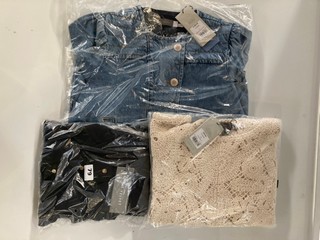 AN ASSORTMENT OF CLOTHING ITEMS TO INCLUDE MINT VELVET SIZE S INDIGO DENIM BUTTON JACKET RRP £109.00