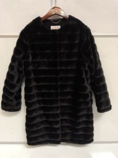 1 X THE WHITE COMPANY STRIPE FAUX FUR COAT BLACK SIZE SMALL RRP £189