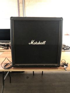 MARSHALL AVT412 GUITAR AMPLIFIER