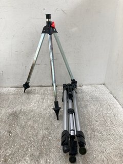 TRIPOD IN BLACK/RED/CHROME TO INCLUDE TRIPOD IN SILVER/BLACK: LOCATION - H10