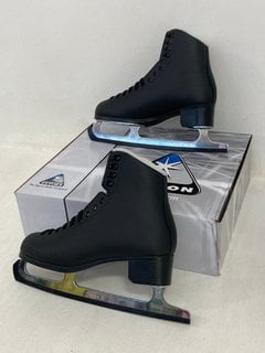 JACKSON MYSTIQUE FIGURE SKATES IN BLACK UK SIZE 9 - RRP £160: LOCATION - FRONT BOOTH