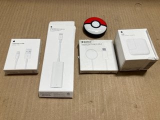 QTY OF ELECTRONIC ITEMS TO INCLUDE APPLE LIGHTNING TO USB 1M CABLE: LOCATION - J9