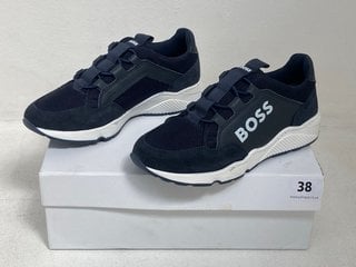 BOSS TRAINERS WITH ELASTIC LACES IN NAVY BLUE UK SIZE 3.5: LOCATION - FRONT BOOTH