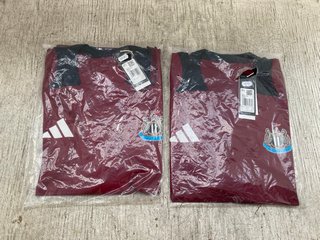 2 X ADIDAS NEWCASTLE FC TRAINING SHIRTS IN BURGUNDY & BLACK UK SIZE MEDIUM - COMBINED RRP £90: LOCATION - I13