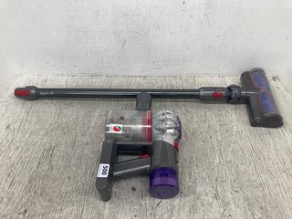 DYSON CORDLESS STICK VACUUM: LOCATION - I12