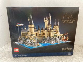 LEGO 76419 HOGWARTS & GROUNDS SET - RRP £130: LOCATION - J22