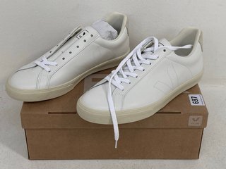 VEJA ESPLAR LEATHER TRAINERS IN WHITE SIZE UK 9 RRP £119.99: LOCATION - I6