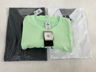 3 X MENS CLOTHING ITEMS TO INCLUDE NIKE ACG DRI-FIT XL T-SHIRT IN VAPOR GREEN: LOCATION - I4