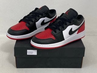 NIKE AIR JORDAN 1 LOW BRED TOE UK SIZE 5 - RRP £149.99: LOCATION - FRONT BOOTH