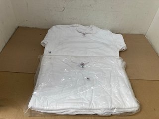 QTY OF STARS & STRIPES PLAIN WHITE T-SHIRTS IN VARIOUS SIZES: LOCATION - H7