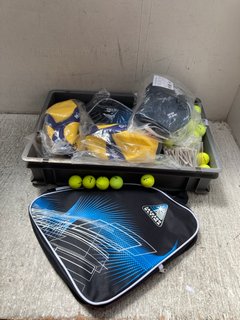 QTY OF ASSORTED SPORT ITEMS TO INCLUDE CCM JUNIOR HOCKEY ELBOW PADS M/L: LOCATION - C15