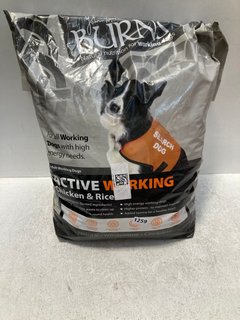 JOHN BURNS ACTIVE WORKING DOG CHICKEN & RICE COMPLETE FOOD 12KG BBE 11/04/2025: LOCATION - C11