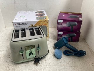 2 X PHILIPS HANDHELD STEAMERS 3000 SERIES TO INCLUDE KENWOOD DUSK COLLECTION TOASTER: LOCATION - WA 6