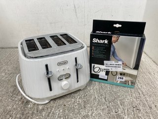 SHARK HOME & CAR DETAIL KIT TO INCLUDE DELONGHI 4 SLICE TOASTER IN WHITE: LOCATION - A 17