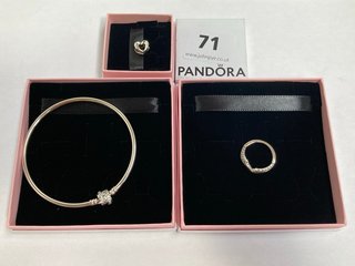 3 X ASSORTED PANDORA JEWELLERY ITEMS TO INCLUDE PANDORA LIMITED EDITION MOMENTS SPARKLING SHOOTING STAR CLASP BANGLE IN SILVER: LOCATION - WA 1