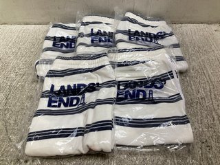 5 X PAIRS OF MENS LANDS END SHORTS IN BLUE CREAM STRIPE - UK SIZE: MEDIUM: LOCATION - B 1