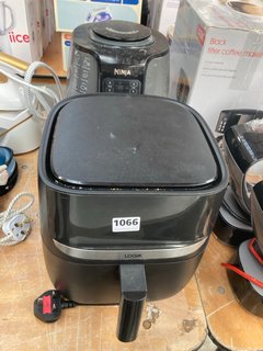 NINJA AIR FRYER - MODEL: AF100UK TO INCLUDE LOGIK 5.6L AIR FRYER: LOCATION - A6