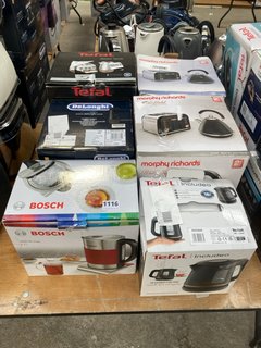 6 X ASSORTED KETTLES TO INCLUDE 2 X MORPHY RICHARDS KETTLES IN BLACK AND ROSE GOLD & TEFAL INCLUDEO: LOCATION - A6