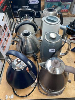 7 X ASSORTED KETTLES TO INCLUDE TEFAL COPPER TOUCH AVANTI CLASSIC KETTLE & BREVILLE OBLIQ KETTLE IN WHITE: LOCATION - A6