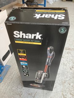 SHARK CORDED VACUUM (PET MODEL) WITH ANTI HAIR WRAP: LOCATION - AR8