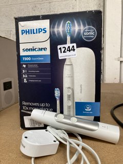 PHILIPS SONICARE 7300 EXPERT CLEAN: LOCATION - AR7