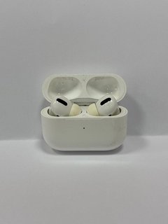 APPLE AIR PODS PRO WIRELESS EARBUDS IN WHITE: MODEL NO A2084 A2083 A2190 (WITH WIRELESS CHARGING CASE) [JPTM119834]