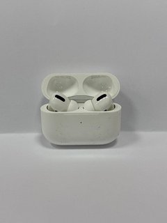 APPLE AIR PODS PRO WIRELESS EARBUDS IN WHITE: MODEL NO A2084 A2083 A2190 (WITH WIRELESS CHARGING CASE) [JPTM119839]