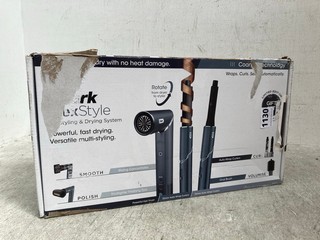 SHARK FLEXSTYLE HAIRDRYER: LOCATION - D18