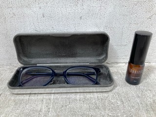 CUBITTS READING GLASSES AND METAL CASE WITH ACCESSORIES: LOCATION - B17