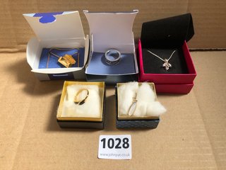 FIVE PIECES OF COSTUME JEWELLERY, UNWORN, ALL BOXED: LOCATION - AR8