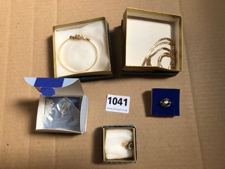 FIVE PIECES OF COSTUME JEWELLERY, UNWORN, ALL BOXED: LOCATION - AR8