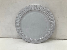 4 X STONE THE CROWS MEDIUM ROUND PLATE - STRIPES - SKU: 676705 - TOTAL RRP £92