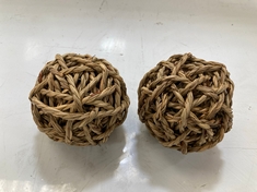 40 X STONE THE CROWS SET OF 6 LG BURI ROPE BALLS - SKU: 491106 - TOTAL RRP £440