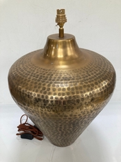 1 X STONE THE CROWS MEDIUM GOLD LAMP