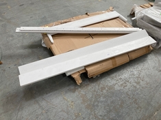 APPROX 135CM BED FRAME IN WHITE WOOD (PART) (KERBSIDE PALLET DELIVERY) (KERBSIDE PALLET DELIVERY)