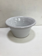 4 X STONE THE CROWS SM.RND.RIMMED MIX.BOWL-FRENCH WHT. - SKU: 675330 - TOTAL RRP £120