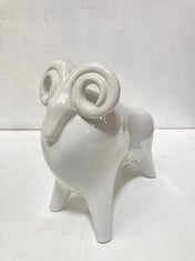 4 X STONE THE CROWS LARGE RAM - WHITE - SKU: 895018 - TOTAL RRP £132