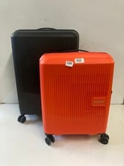 AMERICAN TOURISTER MEDIUM HARD SHELL SUITCASE IN ORANGE TO INCLUDE AMERICAN TOURISTER HARD SHELL SUITCASE IN BLACK