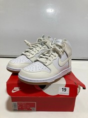 NIKE HIGH TOP DUNK IN WHITE SIZE UK 6.5