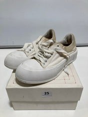 ALEXANDER MCQUEEN TRAINERS IN WHITE SIZE UK 10/11 - £460